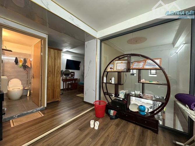Nhà ngang 6m, sát MT Nguyễn Tư Giản, 71m2, 5 tầng xe hơi vào nhà, 9.5 tỷ - 3