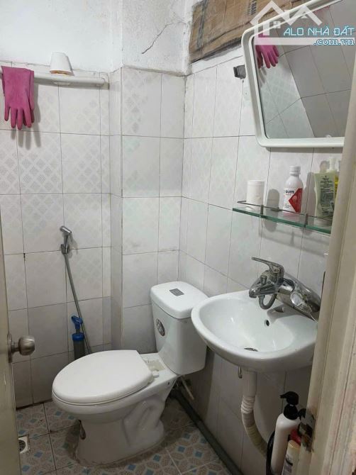Cho thuê nhà tại  đường Lĩnh Nam, phường Mai Động,  quận Hoàng Mai. DT 25m x 4 tầng, giá - 3