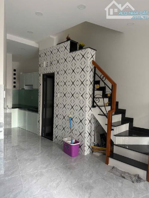 Bán nhà mặt tiền KD đỉnh - Đường nhựa 8m - 22m2 x 2 tầng ngay Bảy Hiền, Tân Bình - 3.x tỷ - 3