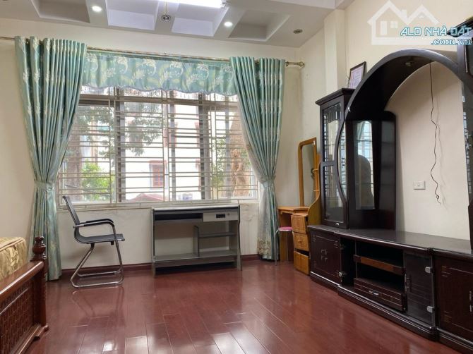 Bán nhà Đội Cấn - Ô tô thông - Hơn 18 Tỷ - DT 92m, 5 tầng, mặt tiền 5m - 4