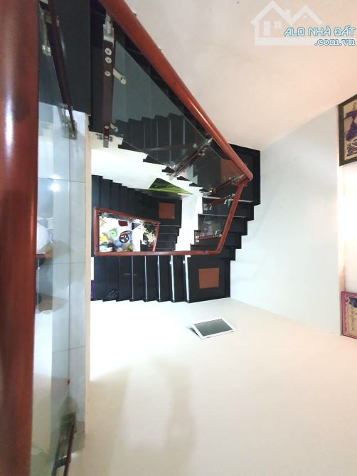 Bán nhà gần PHAN HUY ÍCH, CN 94m2, Hẻm 1 Trục, 3 Tầng, Sân xe, Sân Thượng, 7 Tỷ x - 4