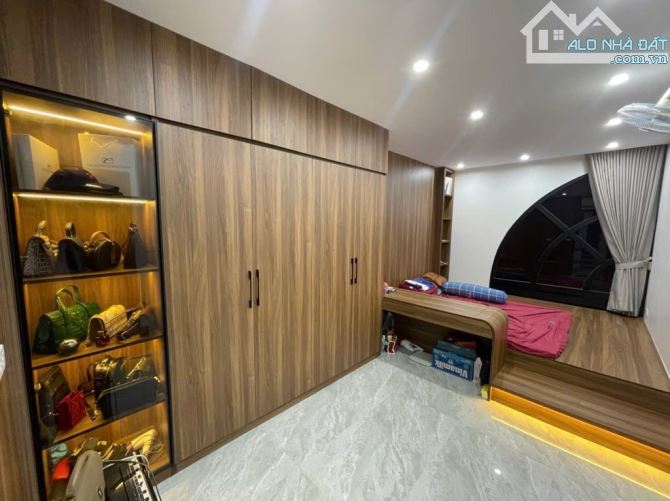 Phố Nguyễn Khắc Viện Giang Biên. Nhà PL 62M - MT5M chủ thiết kế tâm đắc full nội thất. - 4