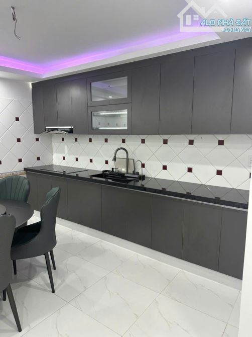 Bán nhà 4 tầng cực đẹp mặt đường Tô Vũ, Văn Cao, Hải Phòng - 4