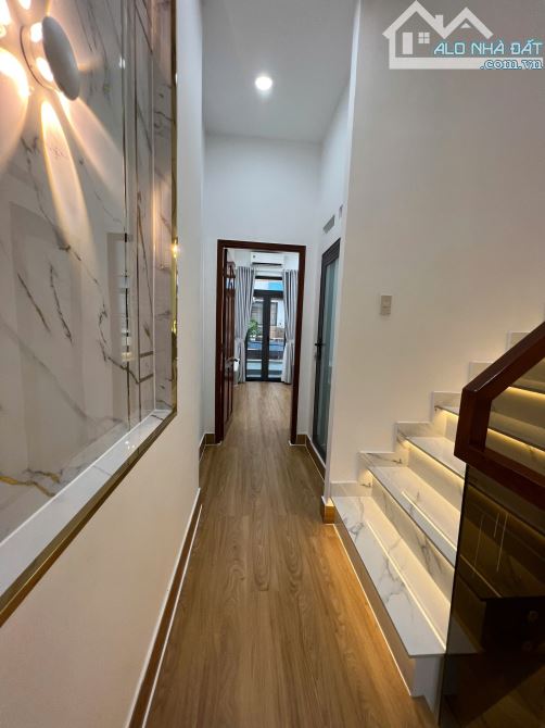 BÁN NHÀ 3 TẦNG FULL NỘI THẤT 4X16 ÔTÔ ĐỖ CỬA CẠNH PMH QUẬN 7  - CHỈ NHỈNH 6TỶ - 4