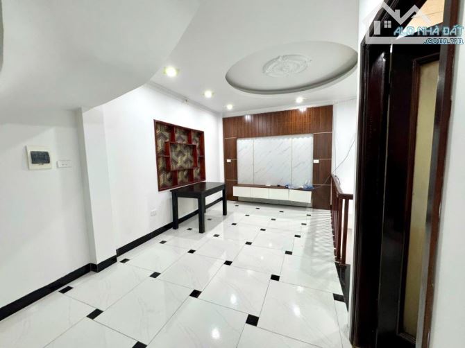Bán Nhà Phố KD 41m2- 5T- Vạn Phúc- Đường 2 ô tô tránh- KD các loại- sổ vuông- Nhỉnh 12 tỷ - 4