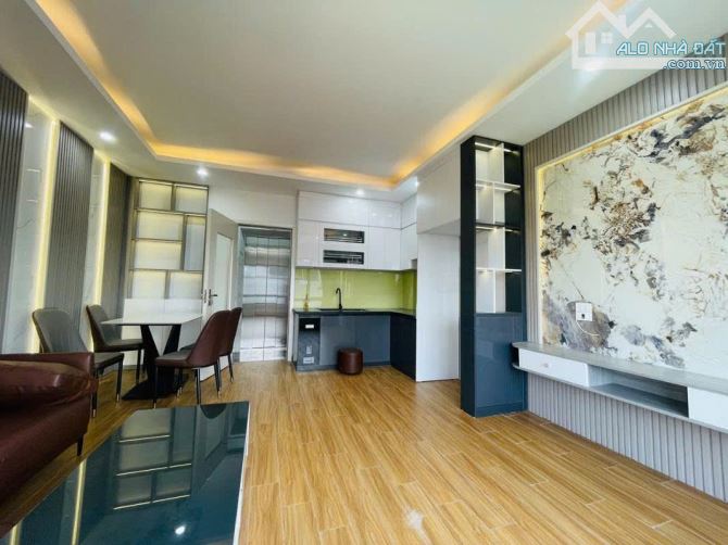 BÁN NHÀ 5 TẦNG - THANG MÁY - VŨ TÔNG PHAN DT45M2 - 10,2 TỶ. - 4