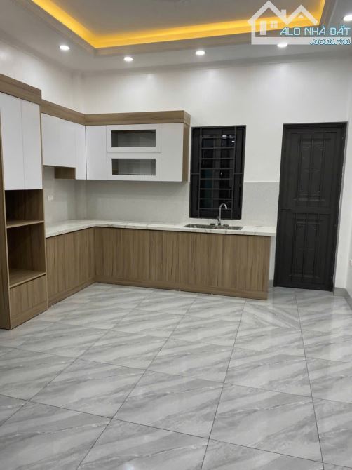 Cần bán căn nhà Gần cấp 3 Đông Mỹ  50m -4 tầng - chỉ hơn 4 tỷ - 4