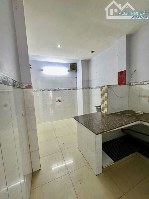 CẦN BÁN NHÀ NGAY NGÃ TƯ PHÚ NHUẬN - 4