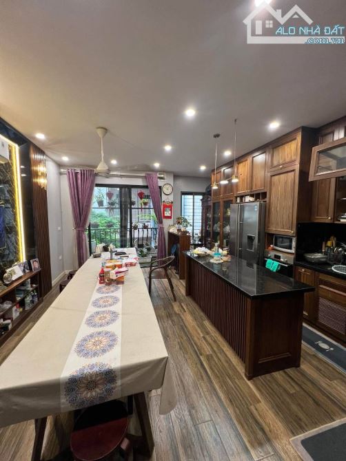 Cần Bán Nhanh Nhà Phố Đại Đồng : PHÂN LÔ BÀN CỜ - Ô TÔ TRÁNH - GARA Ô TÔ - VỈA HÈ -NHÀ ĐẸP - 4
