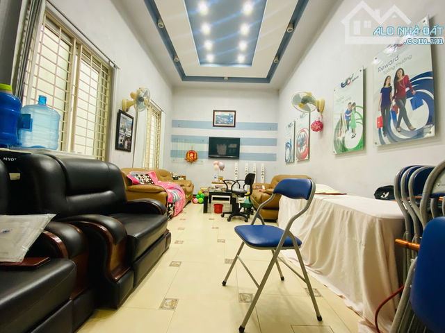 Bán nhà Phố 8/3, Hai Bà Trưng, vỉa hè ôtô tránh, 2 thoáng,kinh doanh, gara 45m2X5T,mt 3.5m - 4
