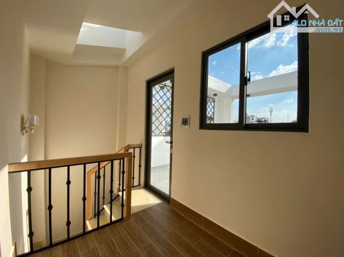 Ngay VinCom Nguyễn Xí! Bán nhà (6x7m) 5 tầng mới cứng - 8PN8WC. Gía 9tỷ thương lượng - 4