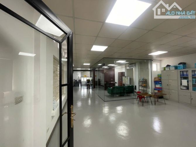 Hiếm! tòa văn phòng Hoàng Quốc Việt, Lô góc, ôtô tránh vỉa hè, 128m2 8T MT 6.2m, 69.x tỷ - 4