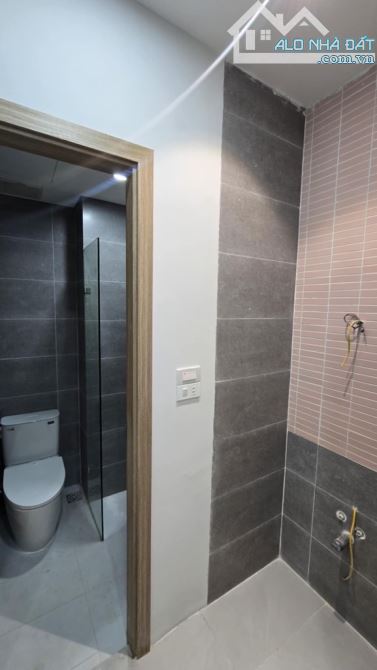 BÁN NHÀ MỚI XÂY DƯƠNG QUẢNG HÀM – CẦU GIẤY – 6 TẦNG THANG MÁY – CHỈ nhỉnh 9 TỶ Cần bán gấp - 4
