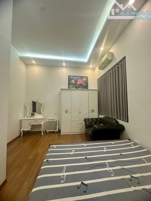 BÁN NHÀ NGÕ HUY VĂN - TT ĐỐNG ĐA - DT LỚN 45/50MT2 - GIÁ CHỈ 12 TỶ - 4