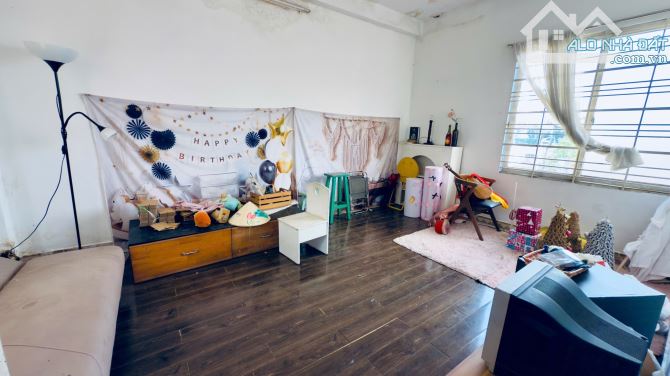 SANG NHƯỢNG TIỆM ÁO CƯỚI FULL SETUP – TRUNG TÂM BIÊN HÒA 📍 Mặt tiền Nguyễn Ái Quố - 4