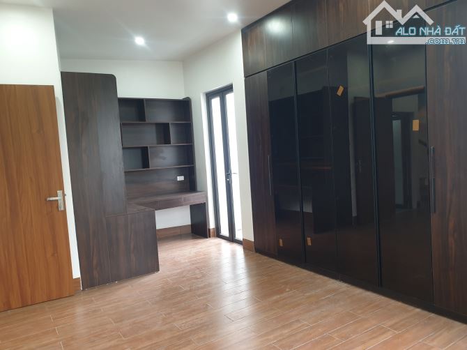 BÁN NHÀ ĐẸP 3.45 TỶ 3 TẦNG 76M2 CÓ SÂN Ô TÔ NGÕ ĐƯỜNG THANH BÌNH - 4