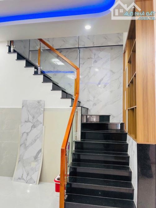 Bán nhà 1 trệt 1 lầu sổ riêng thổ cư p. Hố Nai - 4
