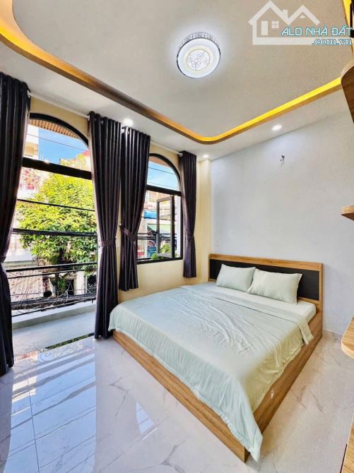 Bán Nhà Gò Vấp - Hẻm Xe Hơi - Nhà Đẹp 3 Tầng - Vào Ở Ngay - Full Nội Thất - Chỉ 7.x Tỷ - 4