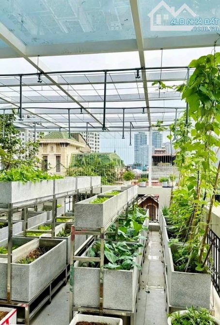 Bán nhà Xuân Đỉnh. Căn góc, DT: 124m, 5 tầng, MT: 10m. THANG MÁY. Giá: 38 tỷ - 4