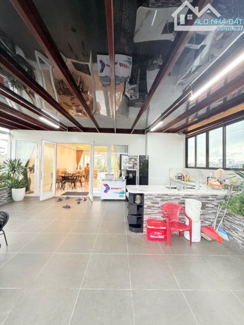 120 tỷ /246 m2/ 8.2 M tiền/ 7 tầng / Mặt Phố Hồng Hà