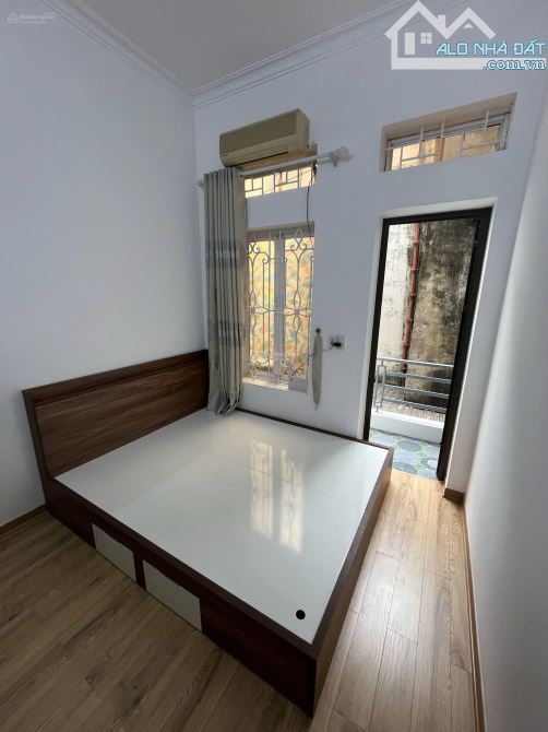 Nhà đẹp, full đồ Đội Cấn, Ba Đình. DT 44m2, 4 tầng, 4 ngủ, full đồ. Giá 15 triệu(tháng) - 4