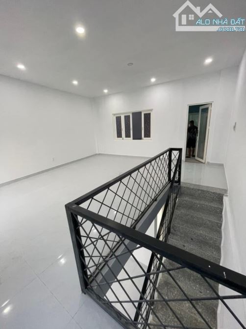 “NHÀ MỚI ĐẸP  LINH TÂY  50.5M2(5❌9M), 2PN-2WC- KHU VỰC VIP GẦN CHỢ THỦ ĐỨC, DÒNG TIỀN 7 TR - 4