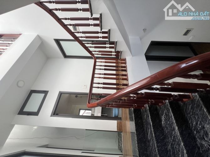 Bán nhà cự khối. 100m² , mt 5m nhà 5 tầng đường ôtô tránh kinh doanh giá 16 tỷ TL . - 5