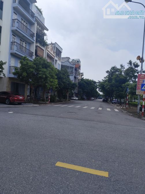 Bán đất phân lô tái định cư việt hưng 95m² ,mt 18m lô góc vỉa hè ôtô tránh giá 19,8 tỷ TL. - 5