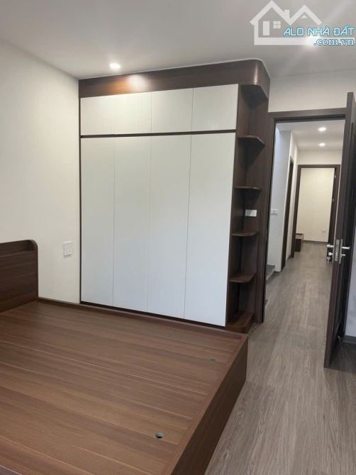 NGỌC THỤY_BỒ ĐỀ : 4 TẦNG_FULL NỘI THẤT SANG ,XỊN_NGÕ NÔNG_Ô TÔ ĐỖ CÁCH 15M_DT 45m_GIÁ 9TỶ - 5