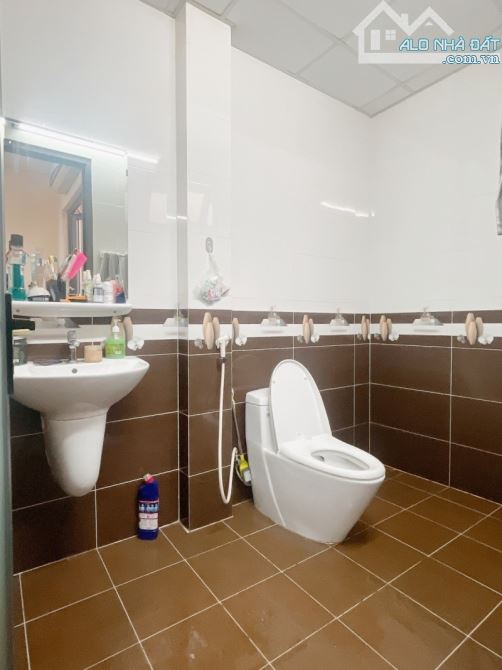 Bán gấp nhà Lê Văn Sỹ, Quận 3, Công nhận 92m2 (4x23) Sổ A4 Không LG - Gần bờ kè Trường Sa - 5