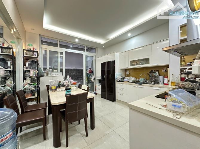 1 CĂN DUY NHẤT- Chỉ 10 tỷ- MTKD Nguyễn Thái Bình ( Khu sân bay)- 5 tầng ở ngay- chỉ 10 tỷ - 5