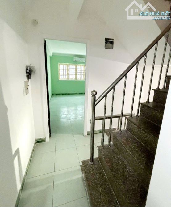 Nhà 3 Lầu (3PN, 3WC), 635/2c Bà Hạt P6 Q10 - 13 Triệu/th - 5