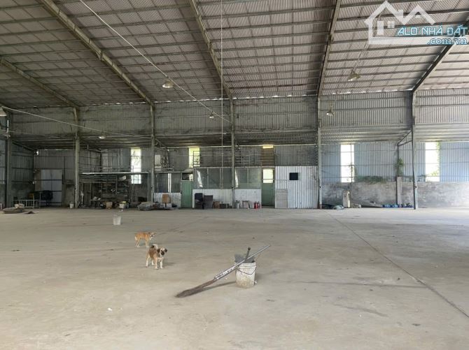 ♦️B.án xưởng Hố Nai gần đường Hoàng Văn Bổn.Gần Ql1A.  ▪️Dt : gần 1800m2 ( diện tích xưởng - 5