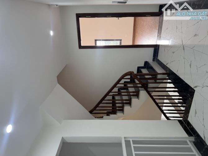 bán căn nhà Ngã Ba Lạc Thị Ngọc Hồi 61m-5 tầng, ô chờ thang máy chỉ == hơn 6 đồng - 5