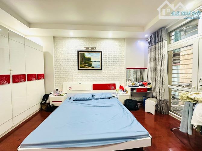 Bán nhà phân lô Lạc Trung,80m x 6 tầng giá 24 tỷ,gara ô tô,dân trí cao,nhà đẹp ở ngay - 5