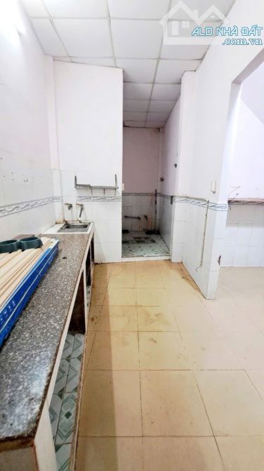 MỘT CĂN DUY NHẤT 2 TẦNG DT 4,3x11 ,5 TRUNG MỸ TÂY Q 12 XE HƠI NGỦ TRONG NHÀ GIÁ 3,1 T - 5