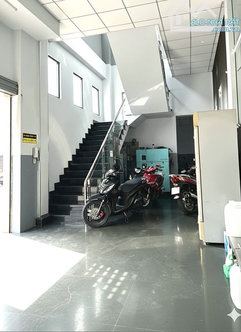 BÁN KHO, NHÀ XƯỞNG TRẢNG DÀI 1TRỆT 1LẦU MỚI, ĐẸP, 2 MẶT ĐƯỜNG RỘNG, SỔ HỒNG RIÊNG - 4
