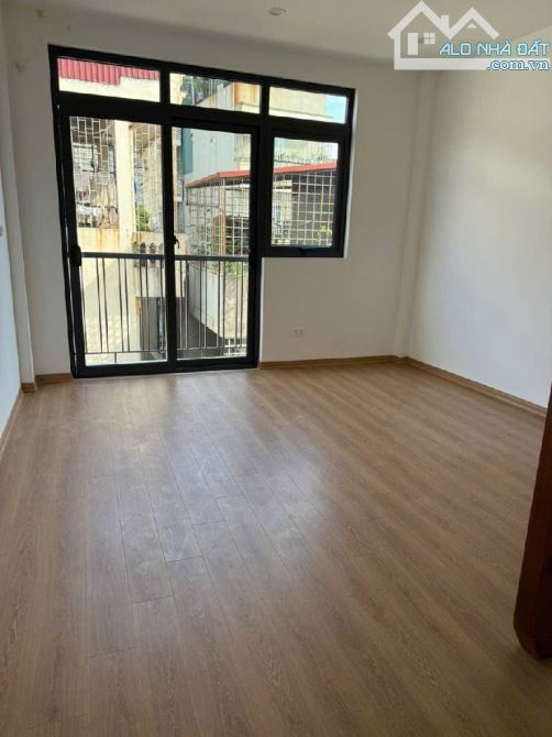 BÁN NHÀ GỐC ĐỀ - HOÀNG MAI-36M-4 TẦNG - 7.5 TỶ - CÁCH 30M RA Ô TÔ - 5