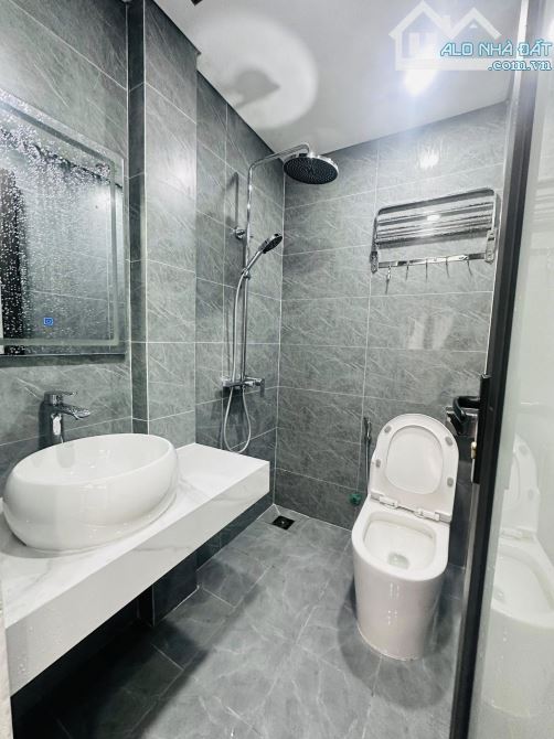 Mặt ngõ Ba Đình, 3 gác tránh thông vòng quanh, 20m ra ô tô, DT 52m2, MT 4,8m, chào 10,3 tỷ - 5