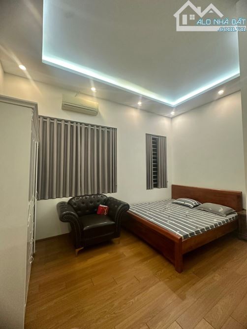 BÁN NHÀ NGÕ HUY VĂN - TT ĐỐNG ĐA - DT LỚN 45/50MT2 - GIÁ CHỈ 12 TỶ - 5