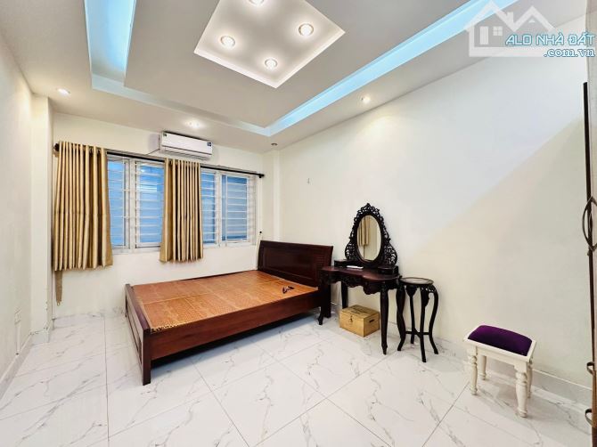 VÕ CHÍ CÔNG 30M PHỐ VIP, TƯƠNG LAI RẠNG NGỜI 7.x TỶ - 5