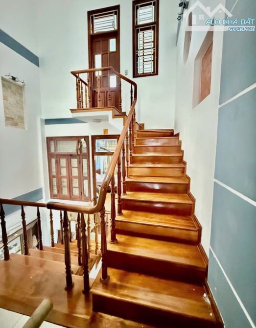 👉 NHÀ 3 TẦNG - NỘI THẤT GỖ SANG XỊN MỊN - VỊ TRÍ VIP - ĐƯỜNG NÚI THÀNH - SÁT DUY TÂN - 5