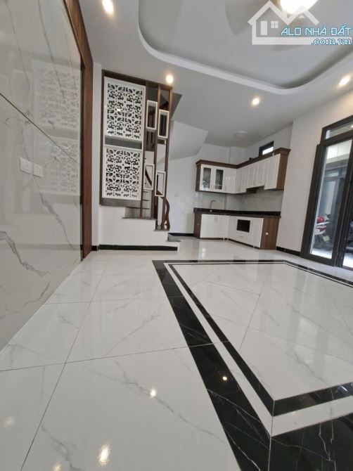 NHÀ ĐẸP BÁT KHỐI - Ô TÔ ĐỖ CỔNG - MỚI TINH 5 Tầng CHỈ HƠN 5 TỶ - 6