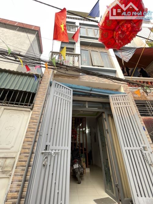 Hạ chào bán nhanh nhà 4 tầng dân xây Gia Quất- Ngõ ô tô thông- Chẵn 5 tỷ - 6
