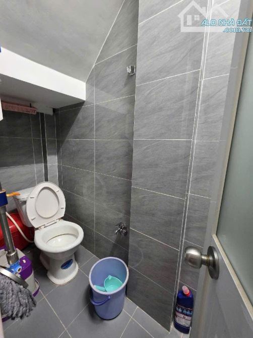 Mặt tiền vị trí đẹp cách 100m ra Gò Dầu-2 tầng-dòng tiền cho thuê 6tr/tháng-nhỉnh 2 tỷ - 6