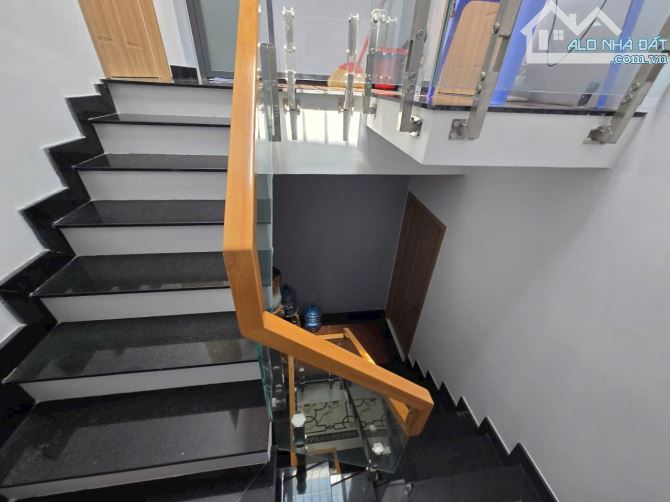 Bán nhà 4 tầng đường Võ Văn Hát—- 60m² (5.5 x11) —6,2 tỷ - 6