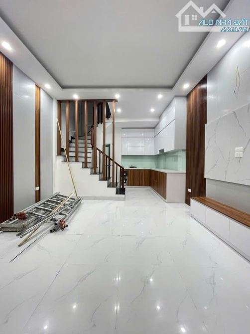 Khương Trung, Trung Tâm Thanh Xuân - 5 Tầng - Mặt tiền 4,2m - Ngõ Nông - 6