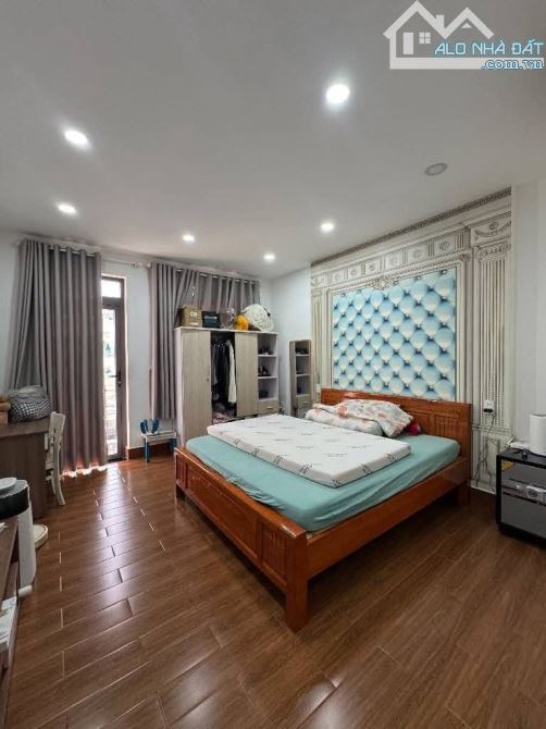 HÀNG HOT CẬP BẾN: Nhà 2 tầng mới, hẻm xe hơi 5m, đối diện Lotte Gò Vấp chỉ nhỉnh 5 tỷ - 6