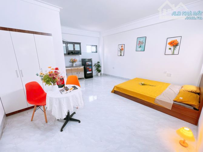Studio 40m² full nội thất, cửa sổ lớn – Lạc Long Quân, Tây Hồ, 5tr - 6