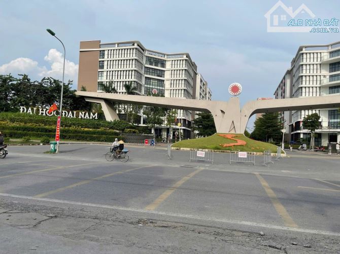 Đất đấu giá 80m2 -lô góc, 2 mặt tiền - phân lô -kinh doanh - mặt tiền 17m -16,99tỷ.Sổ đẹp - 2